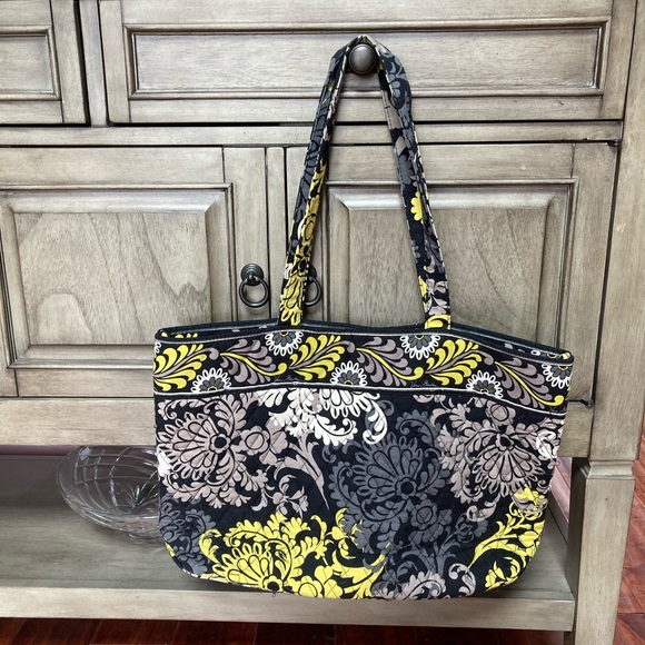 Vera Bradley Handbags - Vera Bradley Tote